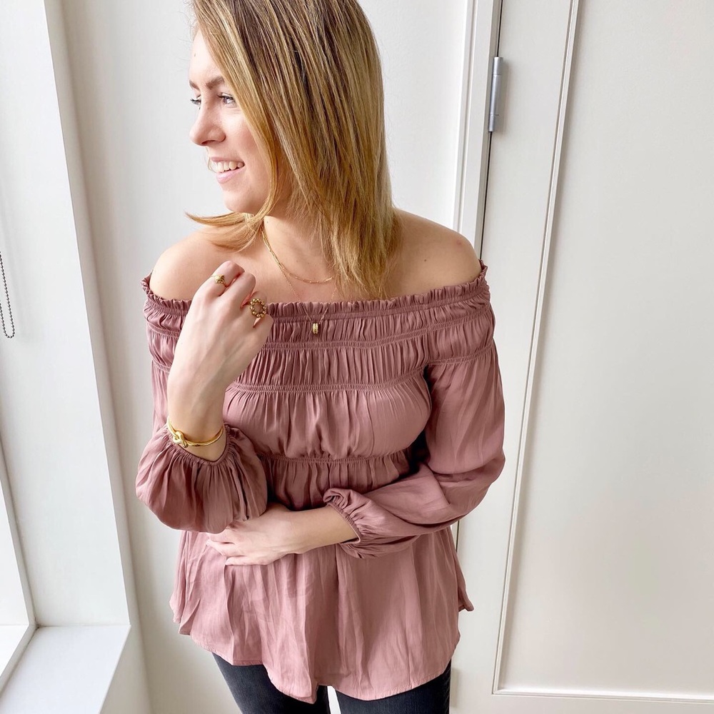 Mauve off the shoulder peasant sleeve top size S